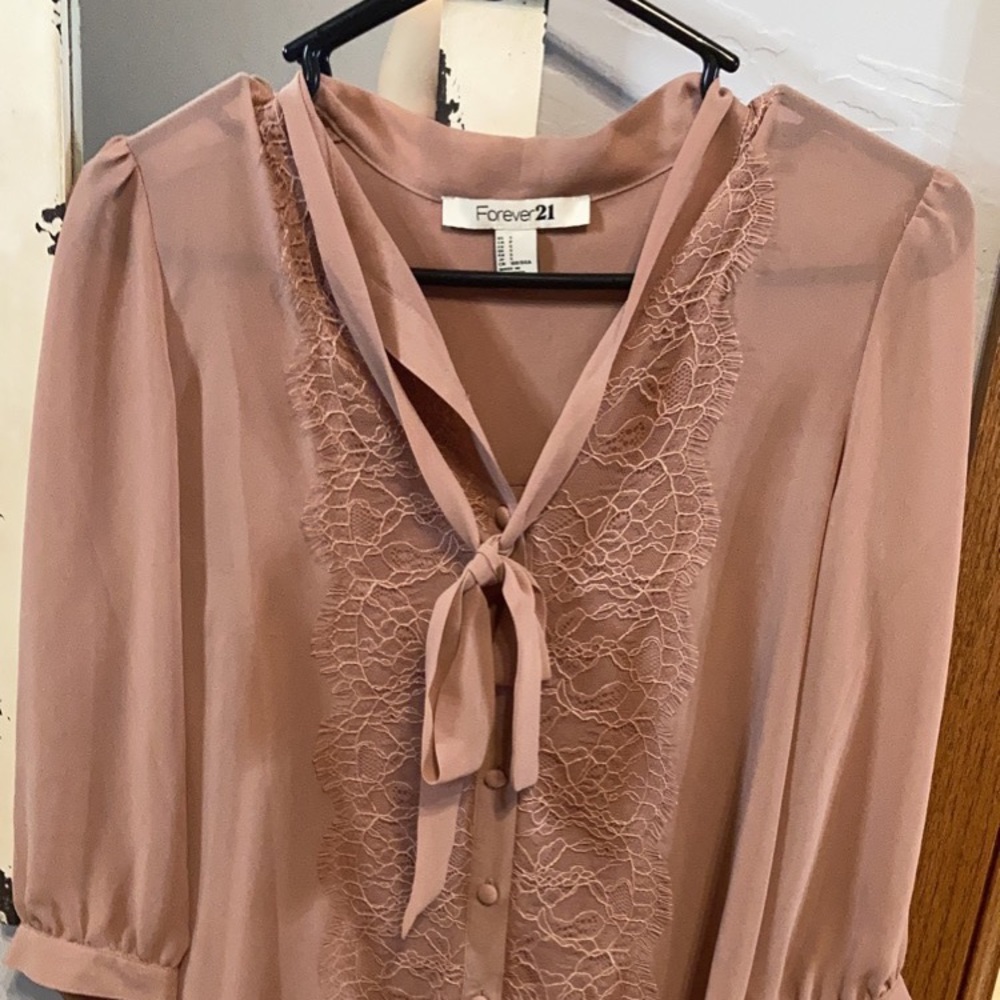 Long sleeve pink blouse